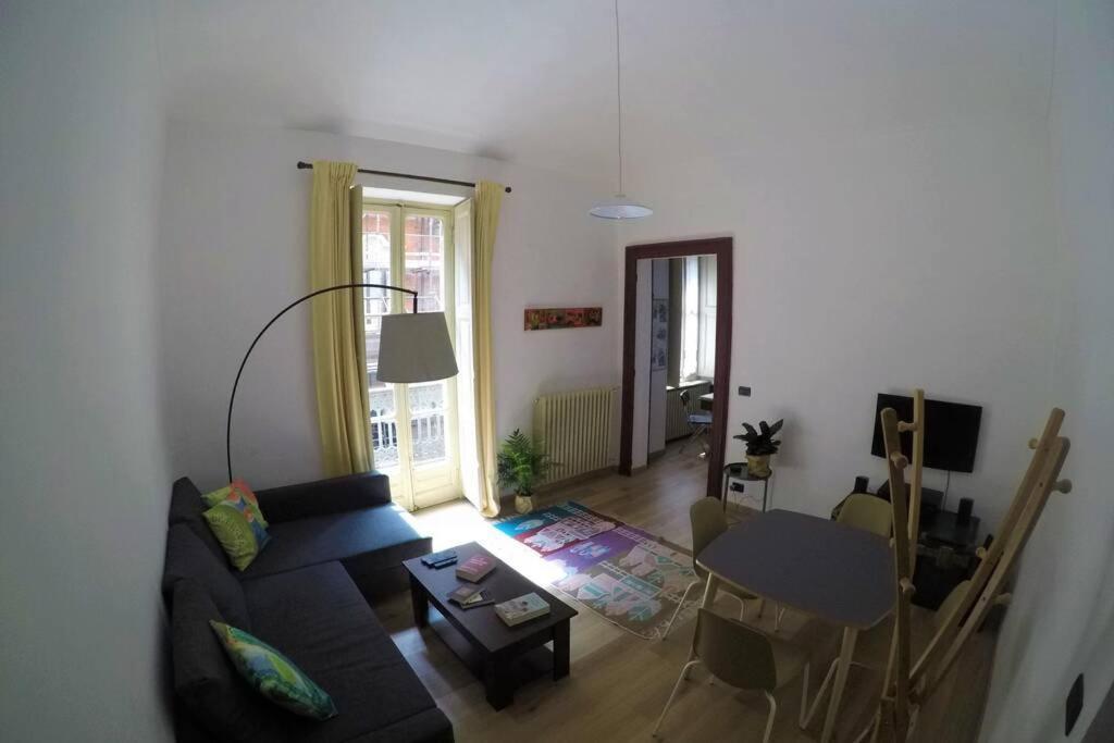 Apartamento A Casa Di Garibaldi Turín Exterior foto